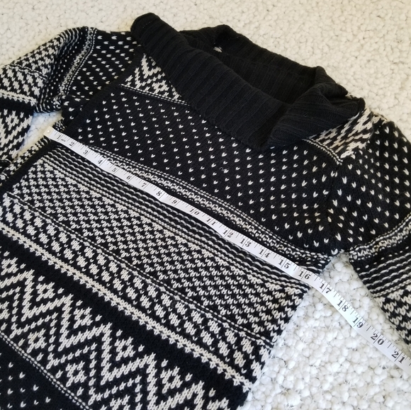 Fair Isle Cardigan - Picture 4 of 5